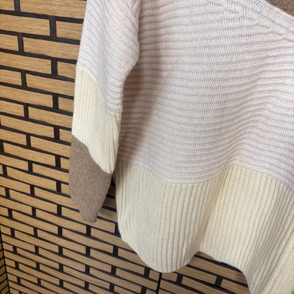 French Connection Tan And White Turtle Neck Sweater Size Small - Picture 5 of 7